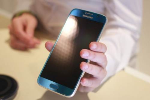 Điện thoại Samsung J5 sụp nguồn