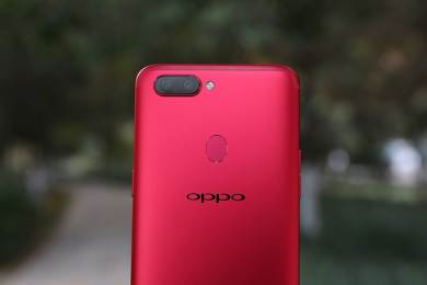 Oppo-R11s-R11s-Plus-quay-phim-khong-co-mic-chup-hinh-khong-co-flash