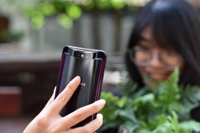 Oppo-R11s-R11s-Plus-quay-phim-khong-co-mic-chup-hinh-khong-co-flash