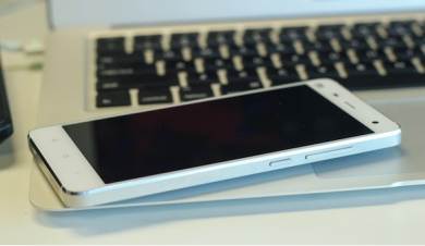 Xiaomi-Mi 4- 4c-4i-mat-den-man-hinh