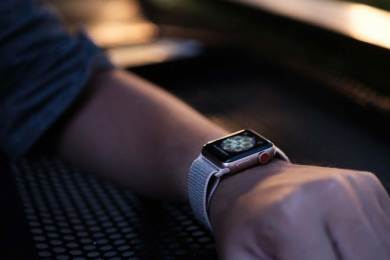 Thay màn hình Apple Watch Series 2 4.2mm