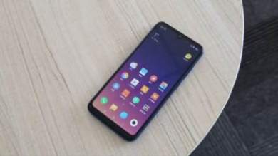 Xiaomi Mi Play thay ổ sim, gãy chân sim