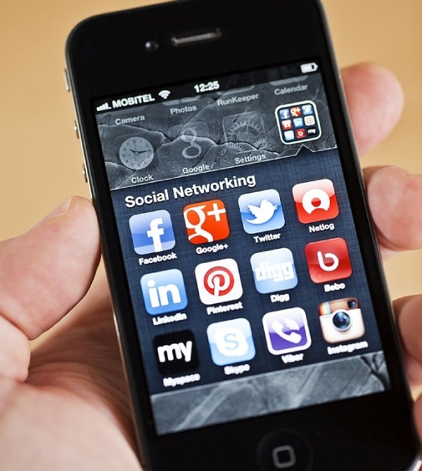 Tắt wiffi hoặc 3G